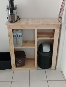 Photo de galerie - Réalisation de meuble sur mesure avec palettes