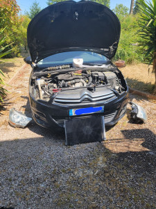 Photo de galerie - Remplacement condensateur de clim et chargement de gaz sur Citroën c4 phase 2 1.6 hdi