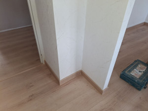 Photo de galerie - Pose de plinthes 