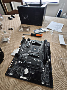 Photo de galerie - Montage d'un pc chez un client