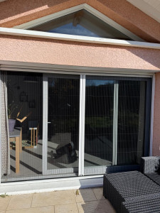 Photo de galerie - Pose de moustiquaire plissé 