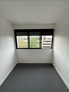 Photo de galerie - Pose de moquette avec barre de seuil