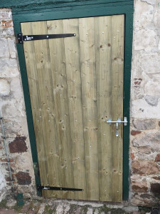 Photo de galerie - Re fabrication d'ouvrant de  porte accès dépendance.