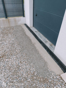 Photo de galerie - Pose de caniveaux 