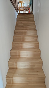 Photo de galerie - Création des escaliers en boi naturel 