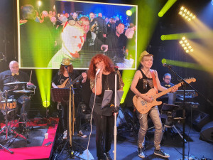 Photo de galerie - Prestation avec le Groupe Essentielle pour une soirée d'entreprise fin 2023