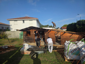 Photo de galerie - Démolition d'une cabane en bois
