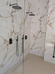 Photo de galerie - Pose douche avec carlage et parois de douche 