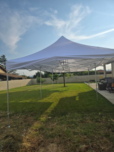 Photo de galerie - Tente de réception / Barnum / Chapiteau (usage domestique)