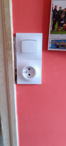 Photo de galerie - Installation prise et interrupteurs électriques 