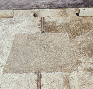 Photo de galerie - Réparation place de parking en béton désactivé après travaux