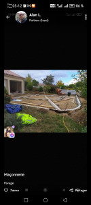 Photo de galerie - Préparation avant coulage du béton désactivé mise des pavés plus joint de dilatation devant un garage