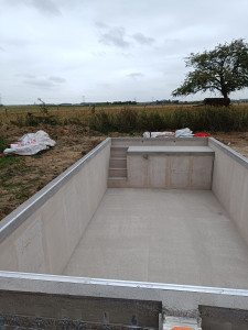 Photo de galerie - Finition démontage des coffrages ponçage avant mise en place d une membrane 