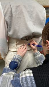 Photo de galerie - Tenue de marié en cours de création 