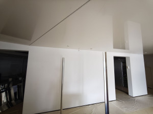Photo de galerie - Mur salon villa blanc mat 
