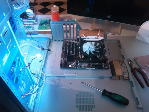 Photo de galerie - Assemblage de composants sur une carte mère