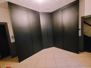 Photo de galerie - Création de rangement avec grande portes.