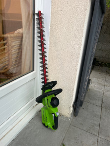 Photo de galerie - Taille haie électrique 
