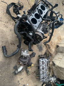 Photo de galerie - Changement turbo, alternateur, démarreur, batterie, et plus…..