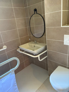 Photo de galerie - Création d’une salle de bain PMR 