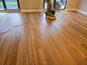 Photo de galerie - Ponceuse à parquet