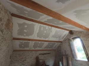 Photo de galerie - Faux plafond sous rampant pose placo et joints