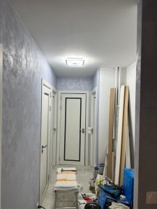 Photo de galerie - Décoration murale de couloir avec finition décorative.
Mise en valeur des volumes et ambiance élégante.
Travail soigné et rendu harmonieux.