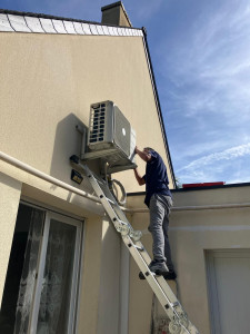 Photo de galerie - Pour toutes vos demande d'installation etude devis pour une climatisation ou réparation de climatiseur, je suis a votre service. 