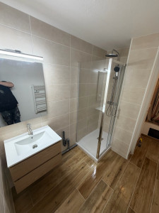 Photo de galerie - Encore une rénovation de plus au compteur, Renov Plomberie ne les comptes même plus. du sol au plafond. Suivez nous sur nos réseaux pour découvrir les avants des résultats. Renov Plomberie à votre service à Nevers et alentours.