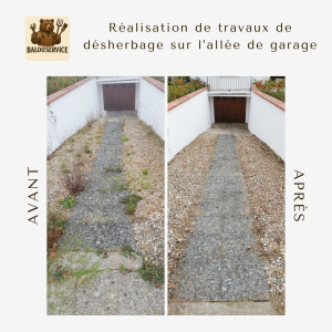 Photo de galerie - Réalisation de travaux de désherbage sur l’allée de garage