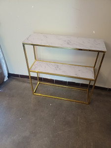 Photo de galerie - Montage petit meuble chez la même cliente que le buffet.

Tres rapide à faire celui là !