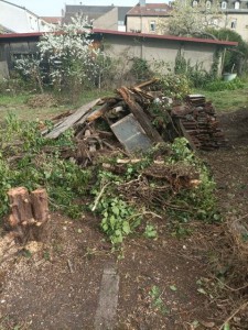Photo de galerie - Débarras évacuation déchets vert gravats destruction cabanon …