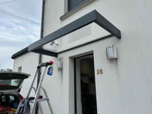 Photo de galerie - Montage et installation marquise Alu