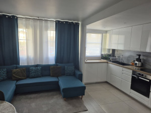 Photo de galerie - Salon et cuisine 