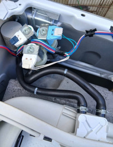 Photo de galerie - Remplacement d’une électrovanne sur un lave linge