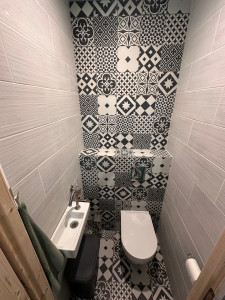 Photo de galerie - Pose wc suspendu avec lave-main et douchette 