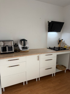 Photo de galerie - Cuisine avec plan de travaille 