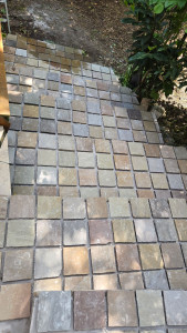 Photo de galerie - Pose de pavé sur des marches 