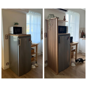 Photo de galerie - Décoration à côté du frigo avec le étagère