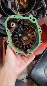 Photo de galerie - Diagnostic électrique sur moto – vérification du stator avant remplacement