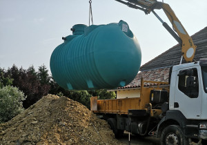 Photo de galerie - Terrassement puis installation d'une cuve de 20000 litres