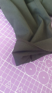 Photo de galerie - Retouche pantalon tailleur. ourlet invisible.