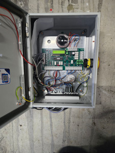 Photo de galerie - Remplacement d'une porte de garage basculante dans une copropriété 