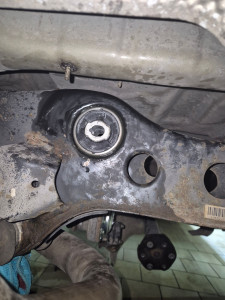 Photo de galerie - Remplacement silent bloc de pont BMW 