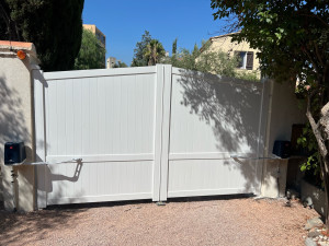 Photo de galerie - Motorisation portail battant