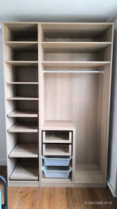 Photo de galerie - Armoire 2 éléments, étagères, tiroirs, corbeilles et plateaux coulissants