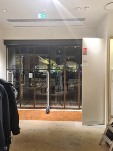 Photo de galerie - Réparation porte automatique du magasin Mango à Toulouse 