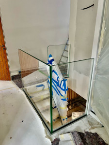 Photo de galerie - Pose de garde-corps vitré sur mesure