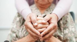 Photo de galerie - Soutien aux personnes âgées.