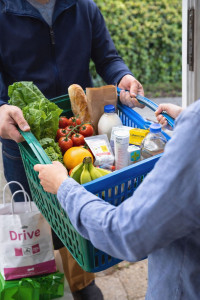 Photo de galerie - Courses, drive et pharmacie : nous récupérons et livrons pour vous. ??